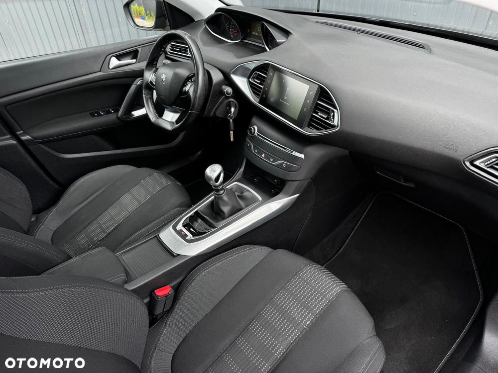 Peugeot 308 BlueHDi 150 Stop & Start Niveau 2 Business-Line - 24