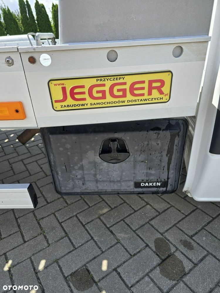 Mercedes-Benz Sprinter - 18