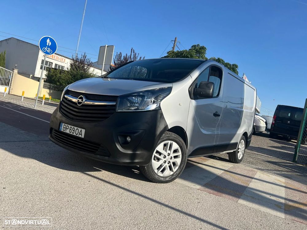 Opel Vivaro - 1