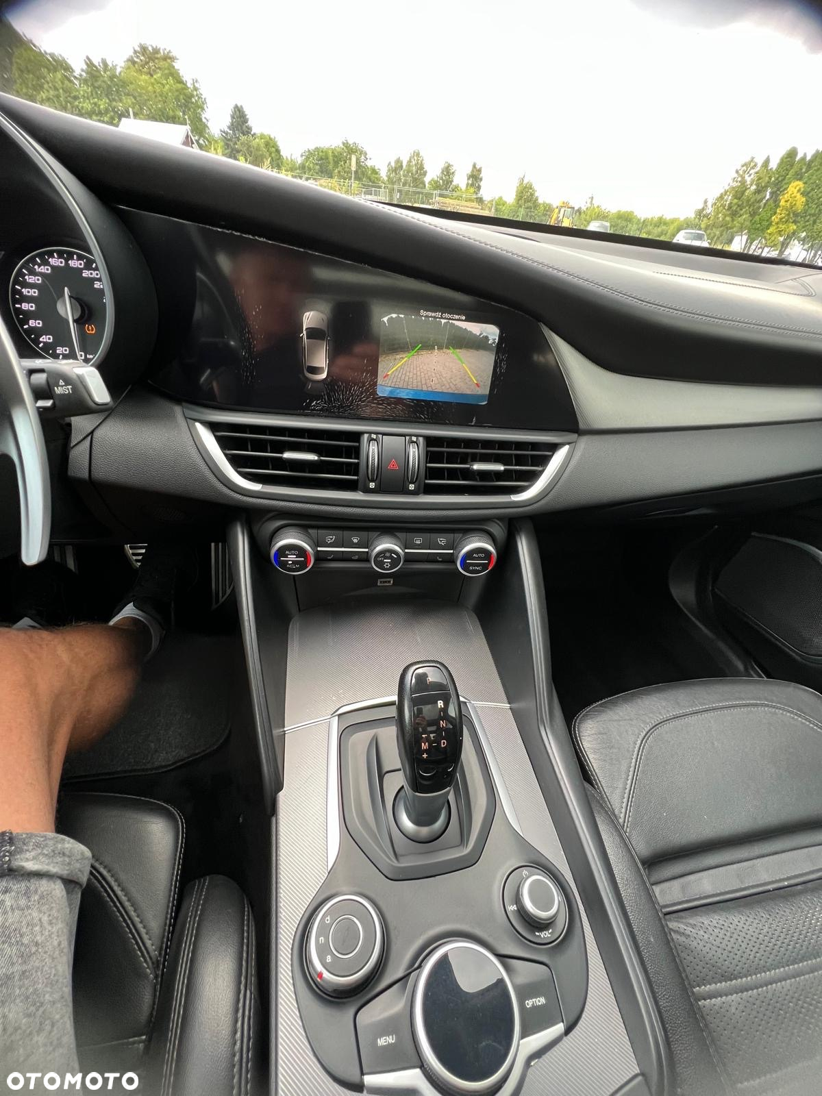 Alfa Romeo Giulia 2.0 Turbo 16V AT8 Veloce - 19
