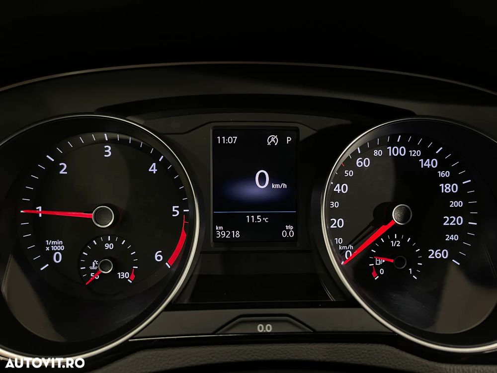 Volkswagen Passat 2.0 TDI DSG Highline - 24