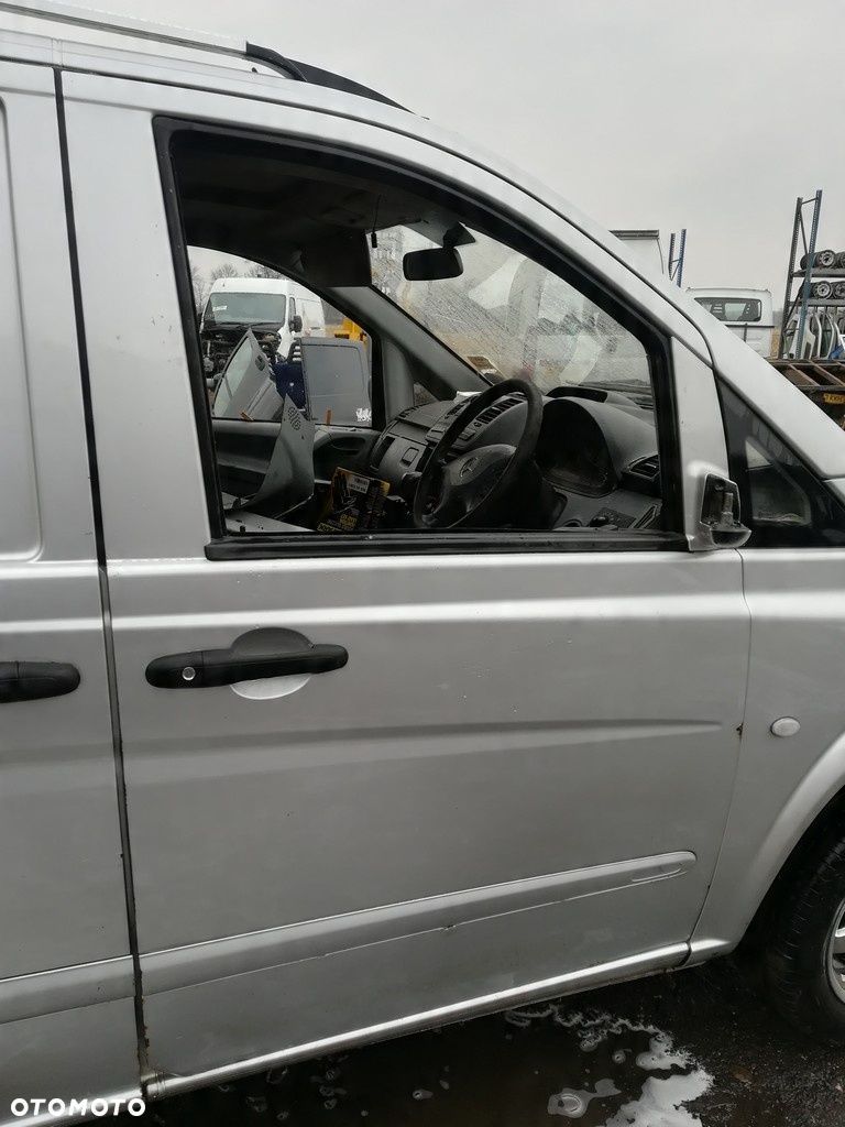 Drzwi Przód Vito Viano W639 Prawe Srebrne lak.9744 - 1