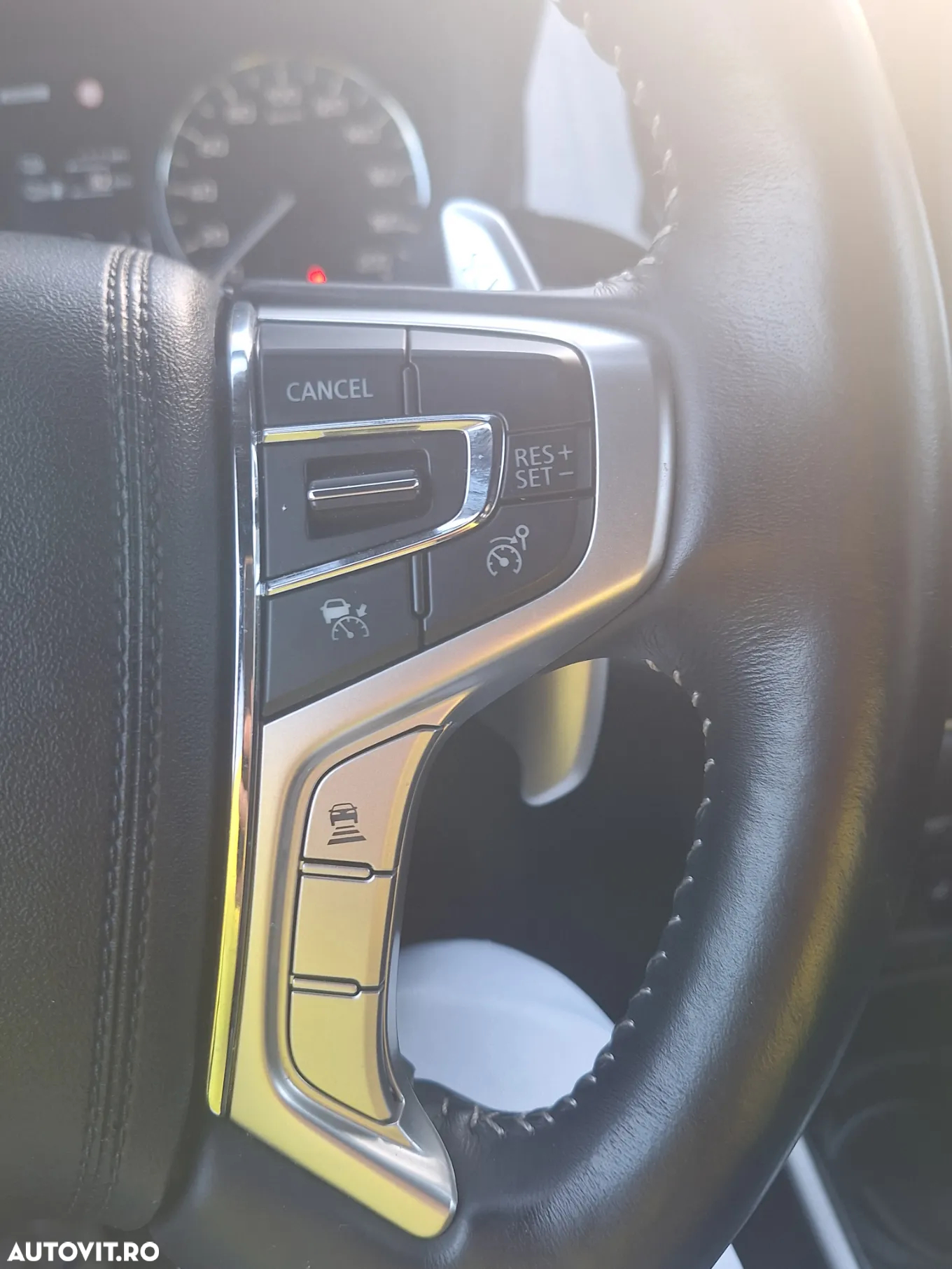 Mitsubishi Outlander 2.4 4WD Plug-In Hybrid Top - 24