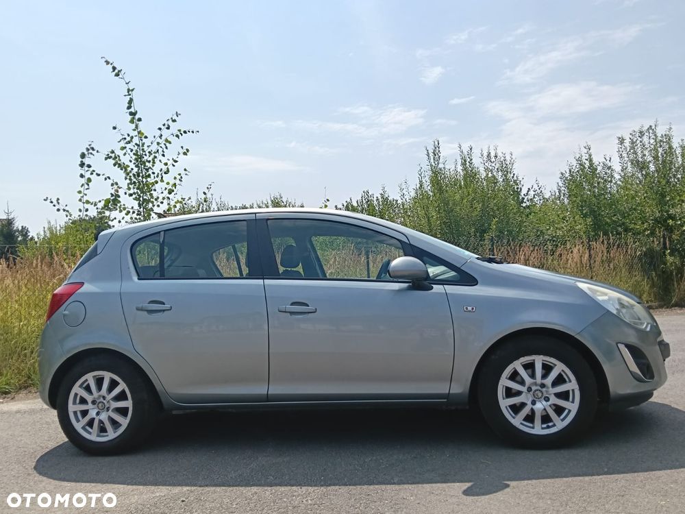 Opel Corsa 1.2 16V Cosmo - 7