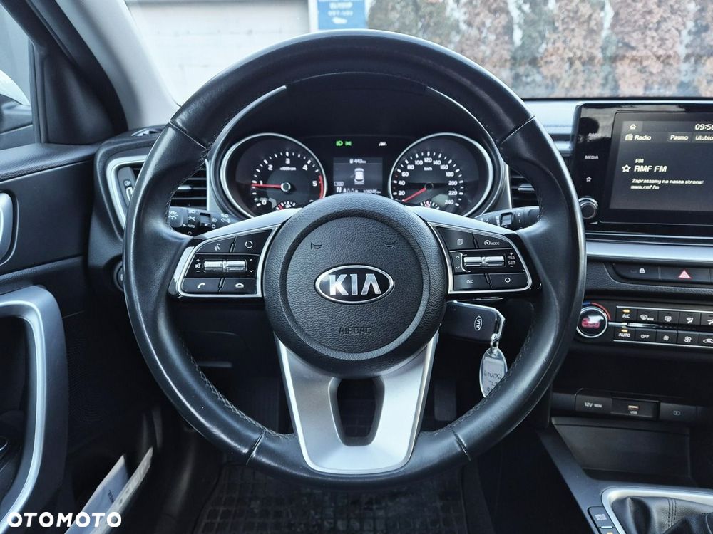Kia Ceed 1.6 CRDi mHEV M - 34