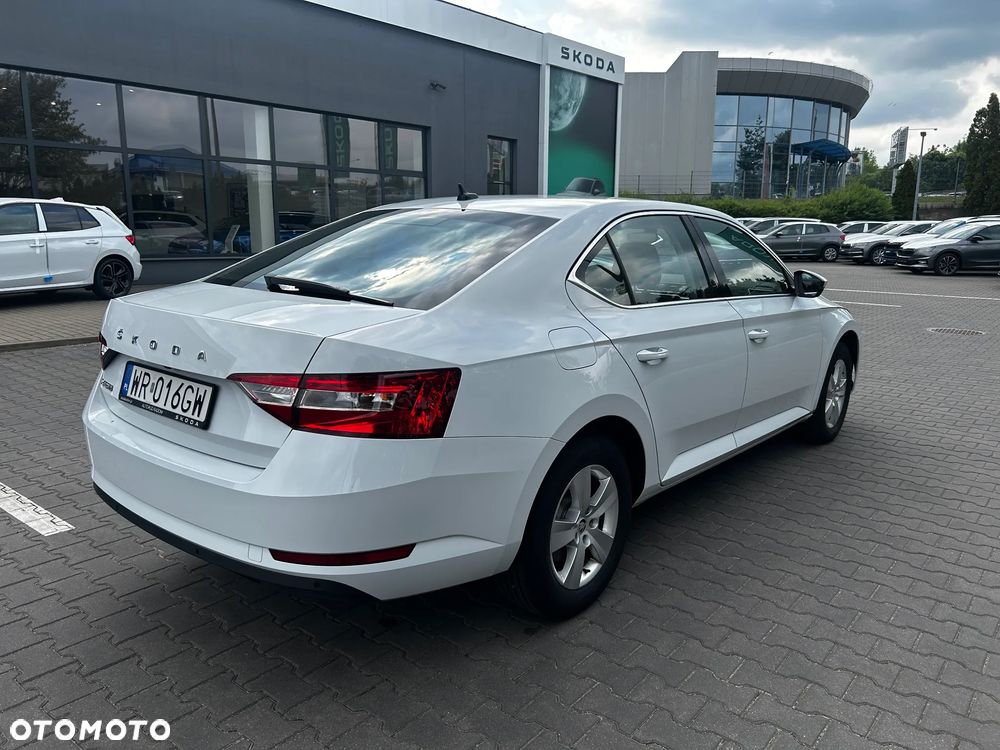 Skoda Superb 2.0 TDI SCR Ambition DSG - 6