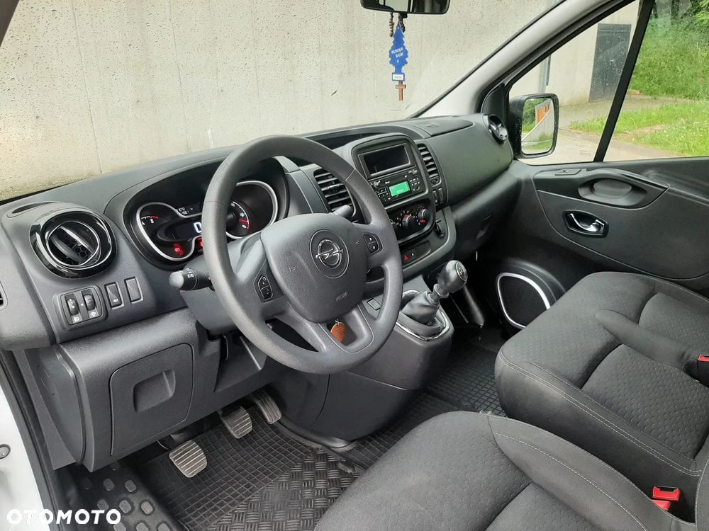 Opel Vivaro - 22