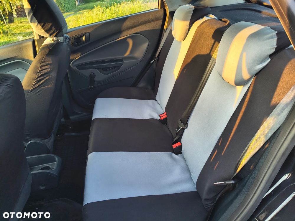 Ford Fiesta - 9