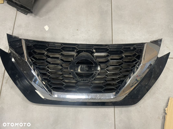 Nissan Juke II f16 atrapa grill