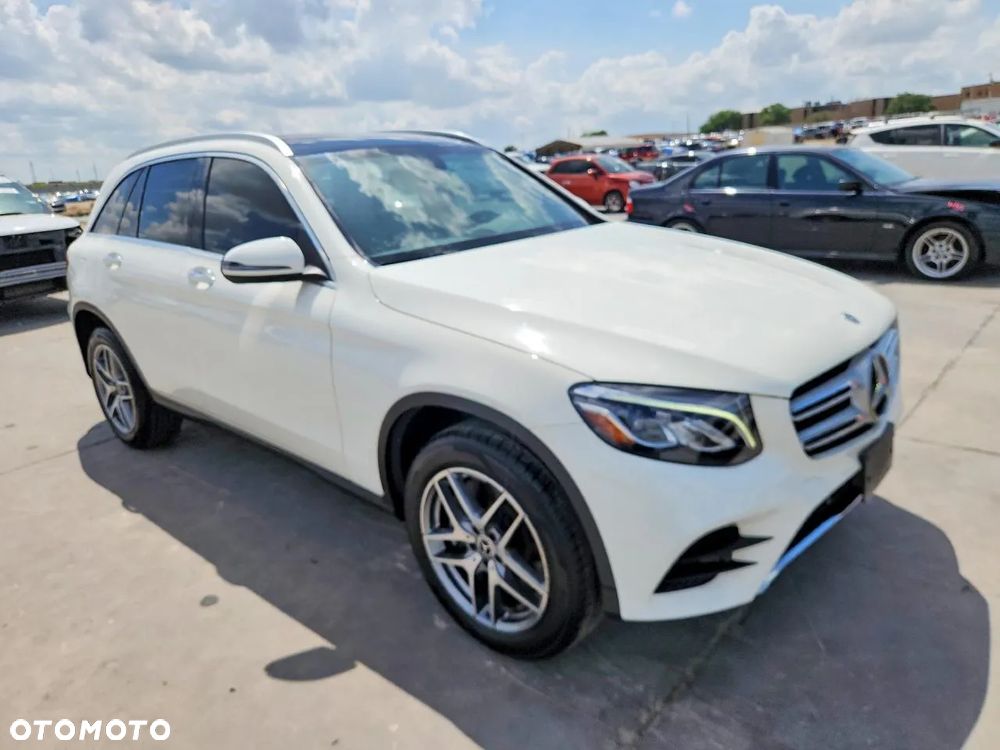 Mercedes-Benz GLC 300 4Matic 9G-TRONIC - 2