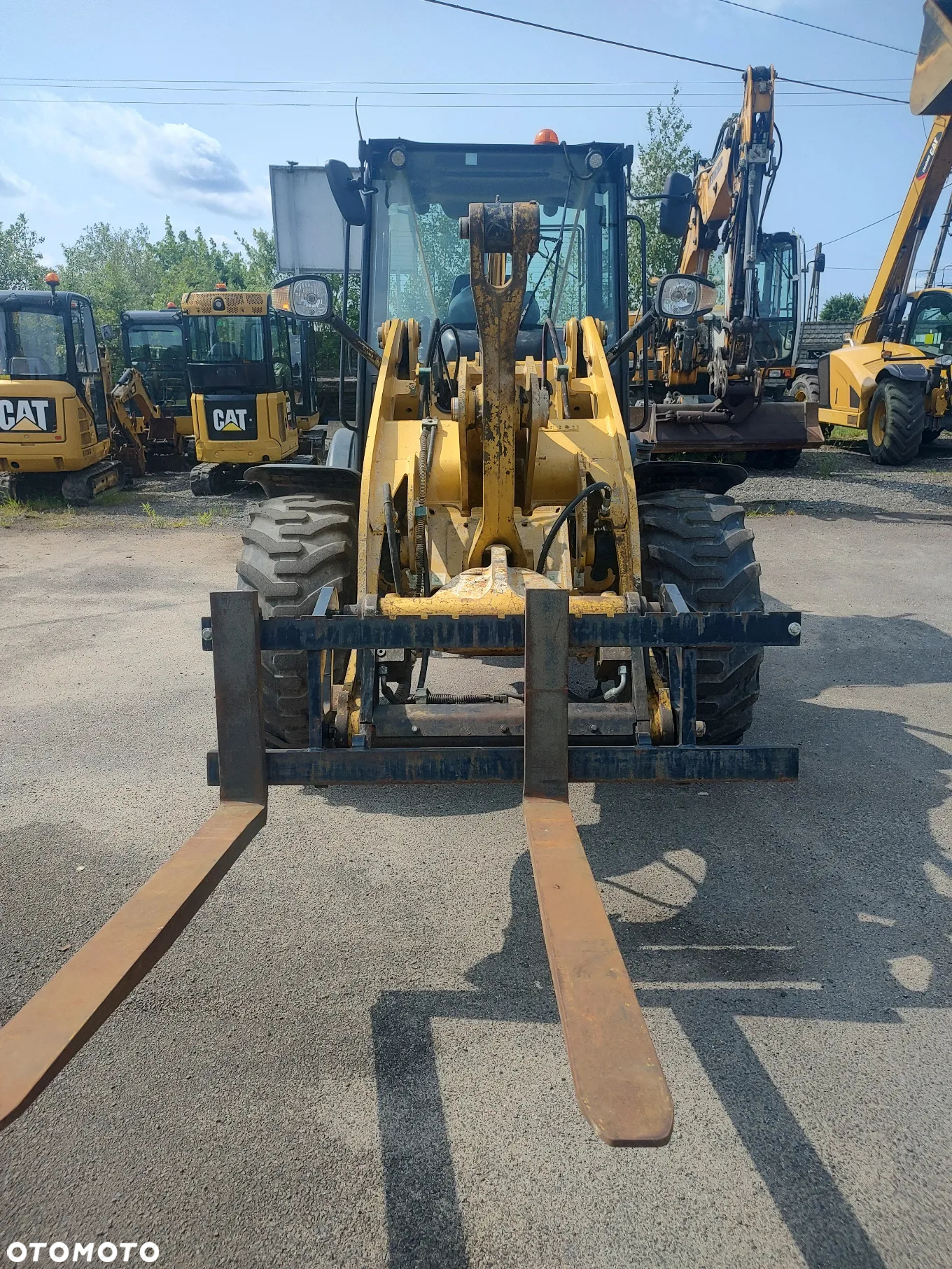Caterpillar 906M - 2