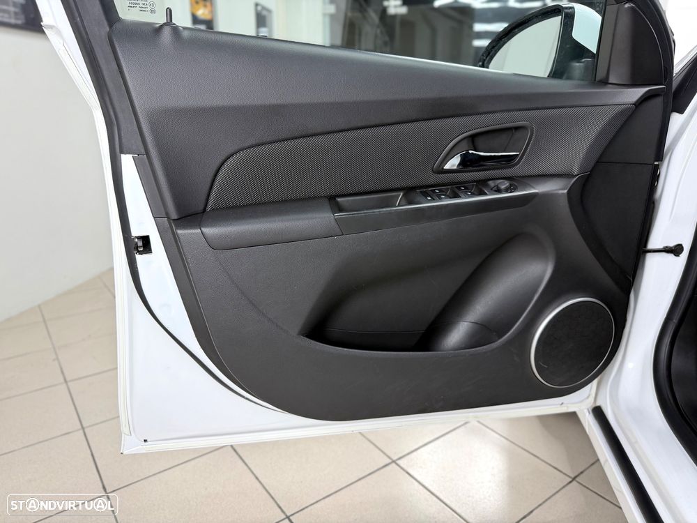 Chevrolet Cruze 1.6 LT - 14
