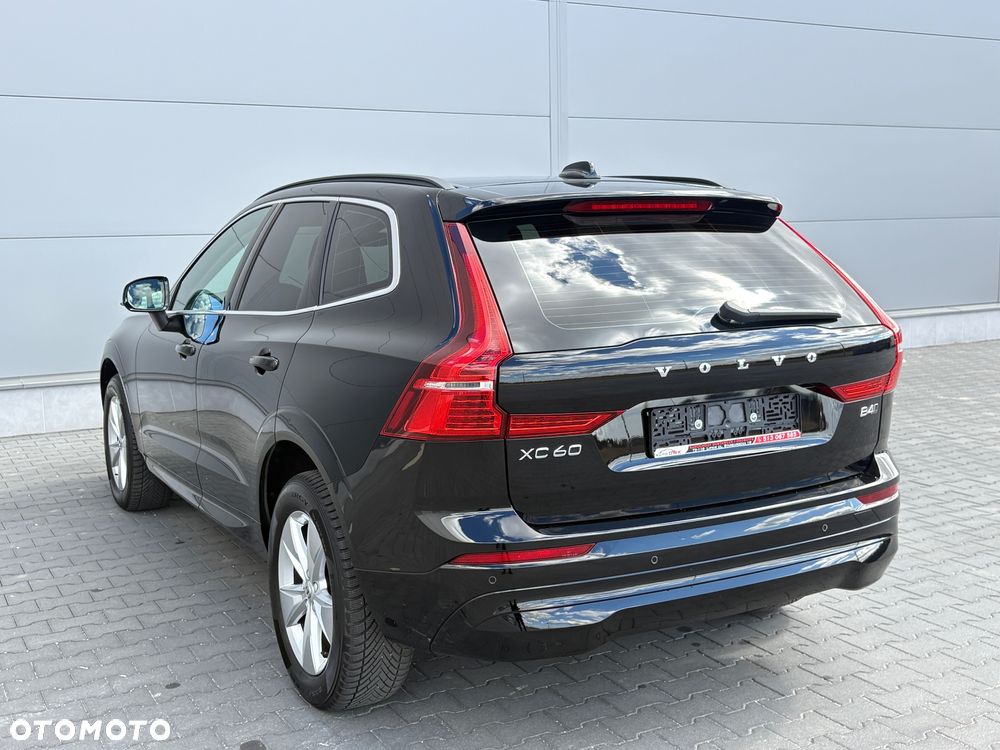 Volvo XC 60 B4 D AWD Geartronic Momentum Pro - 14