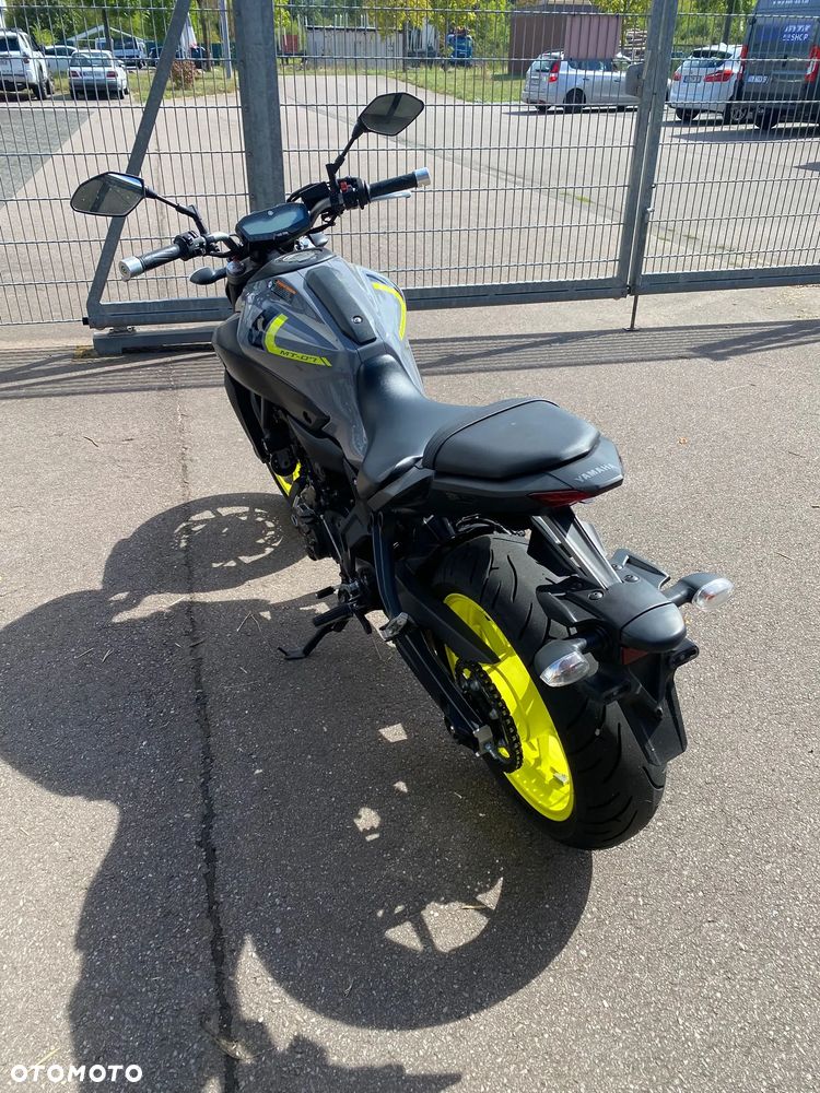 Yamaha MT - 33