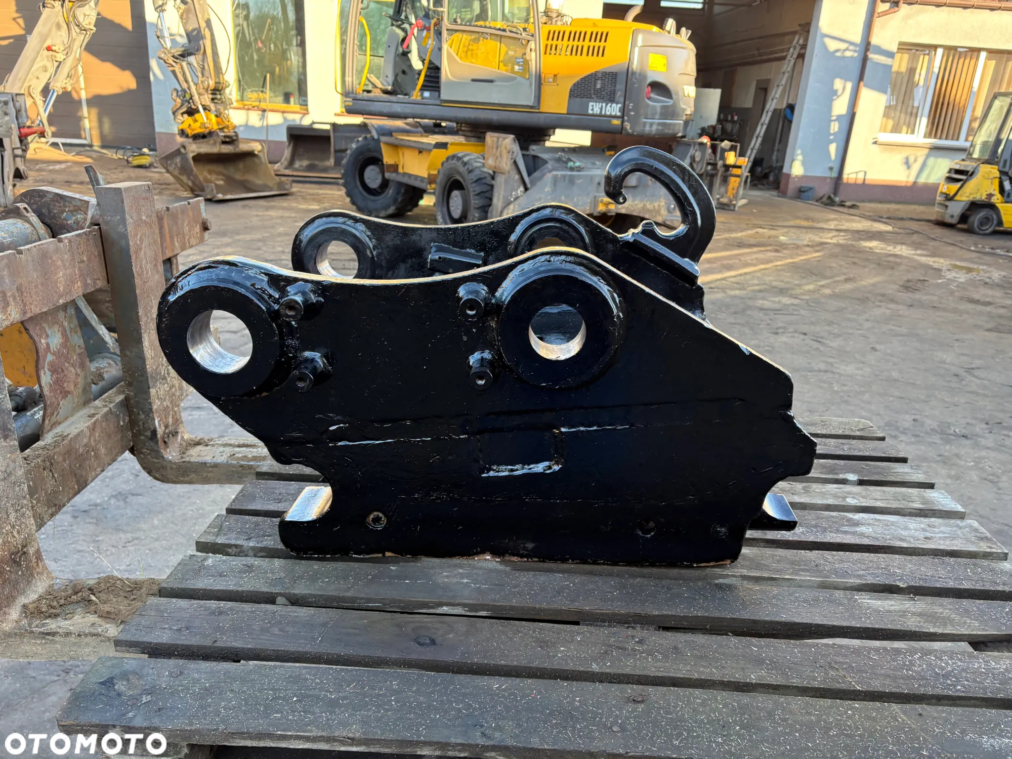 Caterpillar - 2