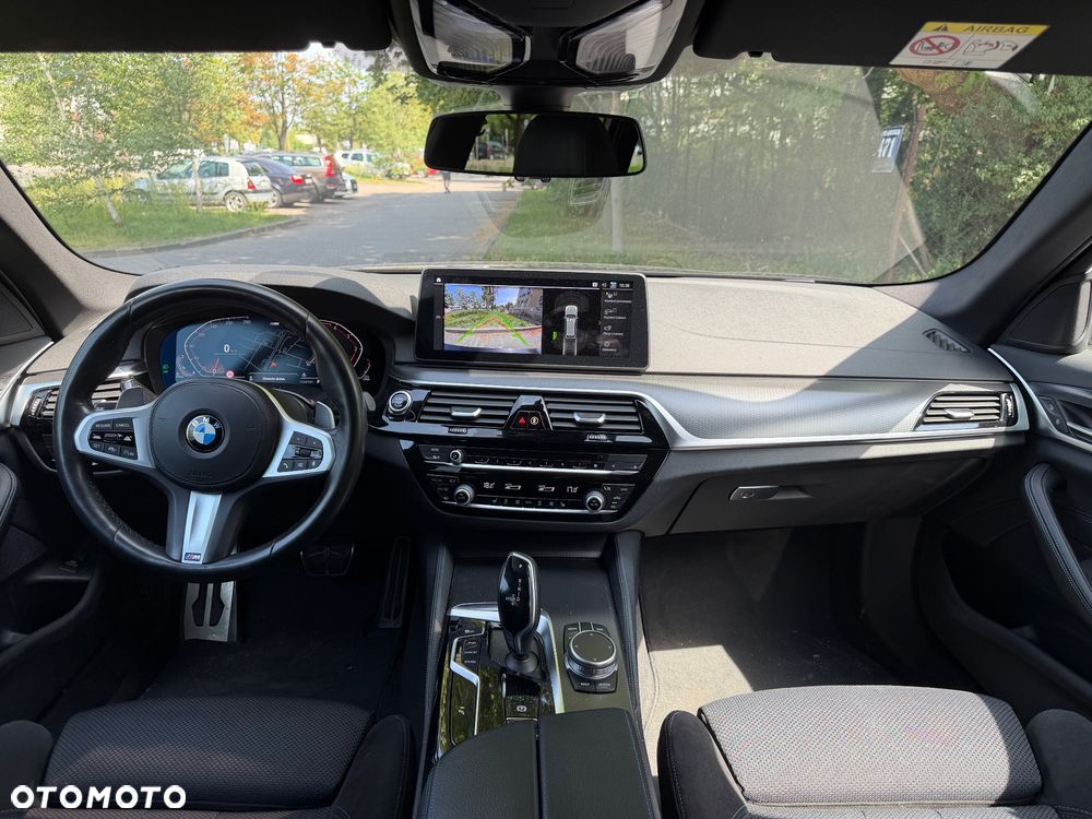 BMW Seria 5 520d xDrive - 11