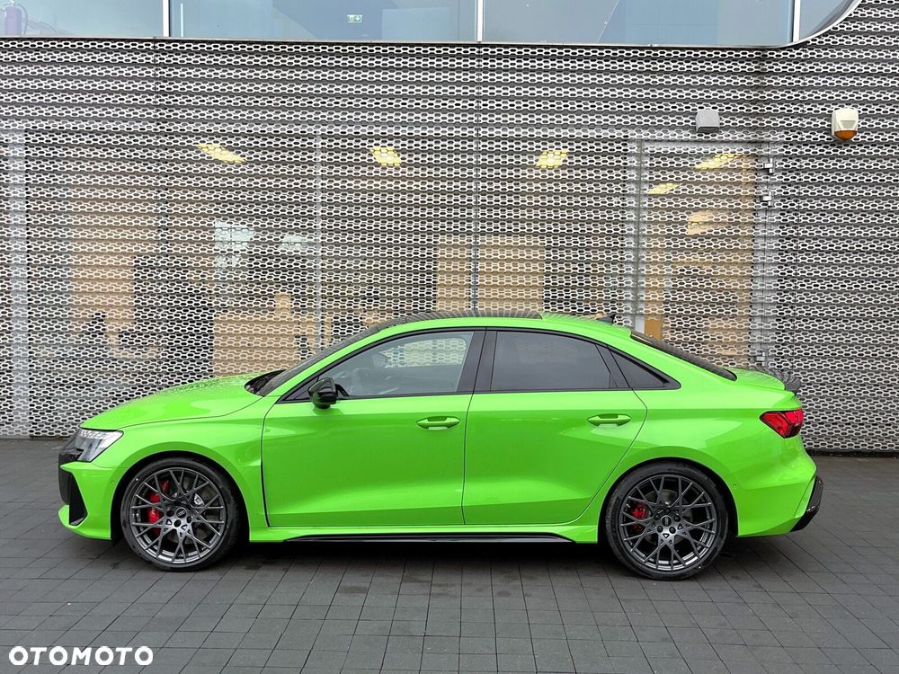 Audi RS3 Limousine - 11
