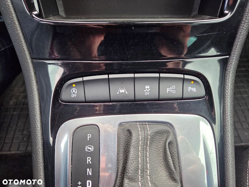 Opel Astra 1.5 D Start/Stop Automatik Business Edition - 11