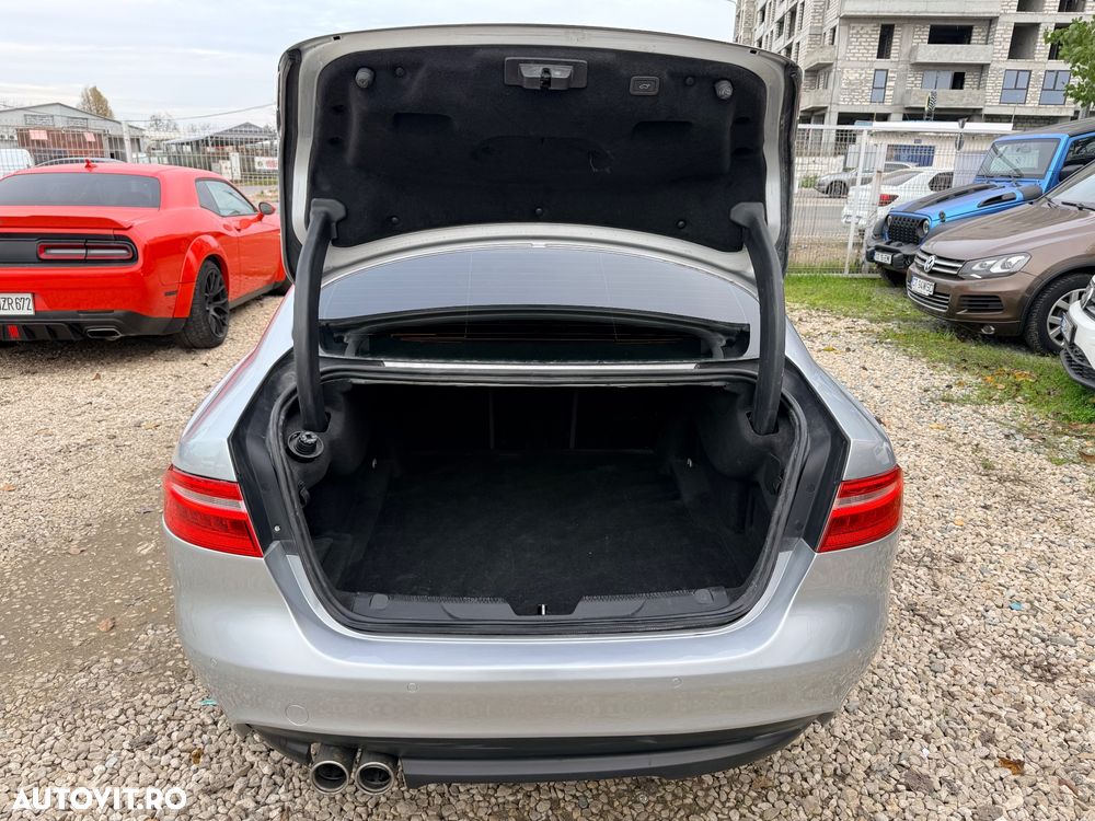 Jaguar XE 25d AWD Aut. R-Sport - 17