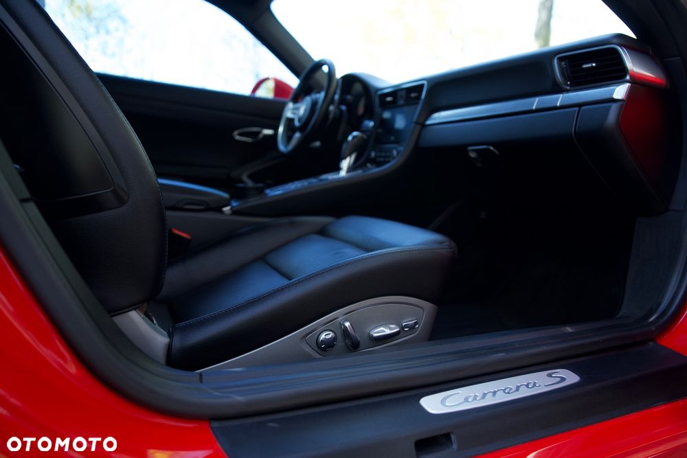 Porsche 911 - 25