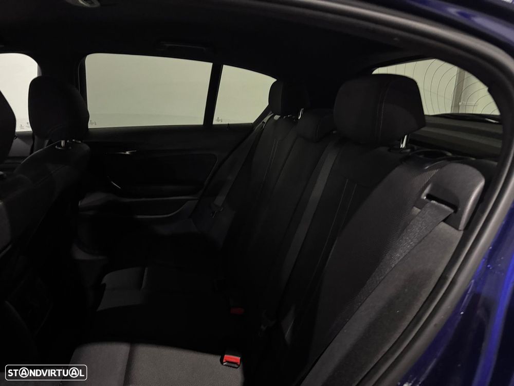 BMW 118 d Pack M - 14