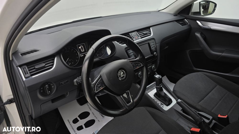 Skoda Octavia 1.6 TDI DSG Ambition - 13