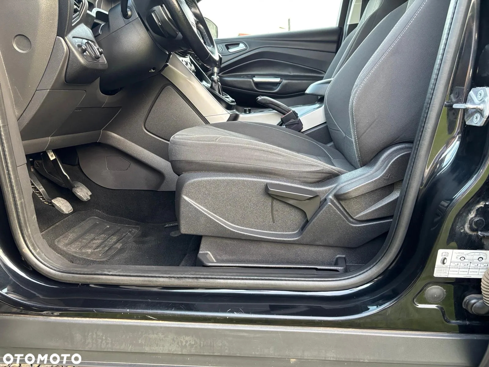 Ford Kuga 1.6 EcoBoost 2x4 SYNC - 23