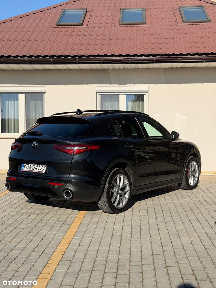 Alfa Romeo Stelvio 2.0 Turbo Veloce TI Q4 - 9