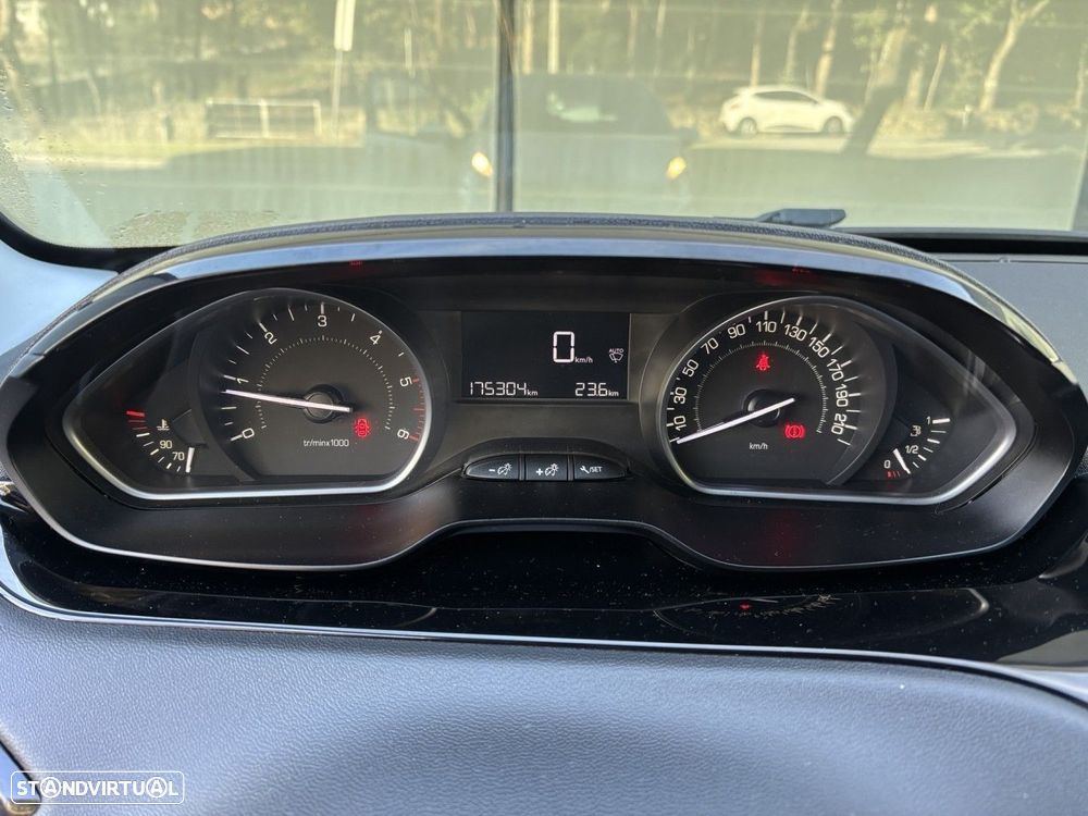 Peugeot 208 1.6 BlueHDi - 10