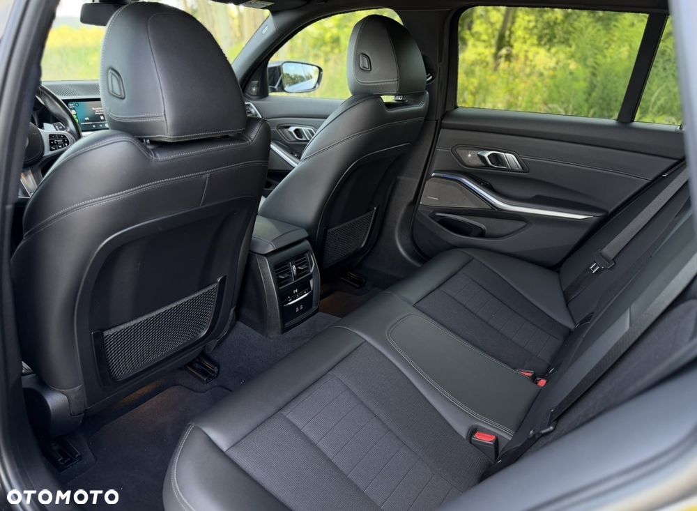 BMW Seria 3 320d Sport Line Shadow - 36