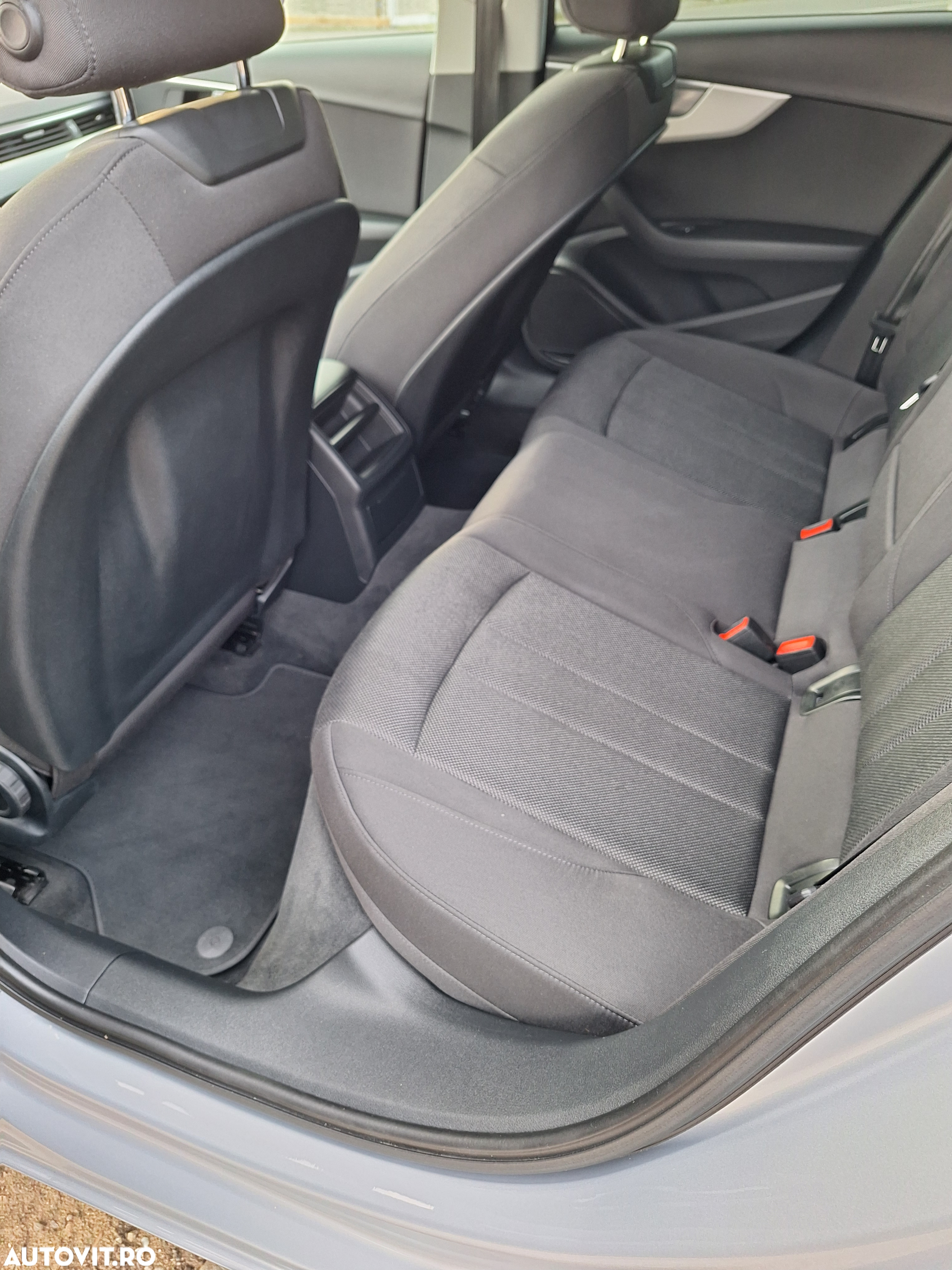 Audi A4 Avant 2.0 TDI ultra S tronic - 9
