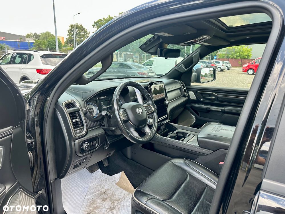 RAM 1500 Crew Cab Shortbed Limited - 16