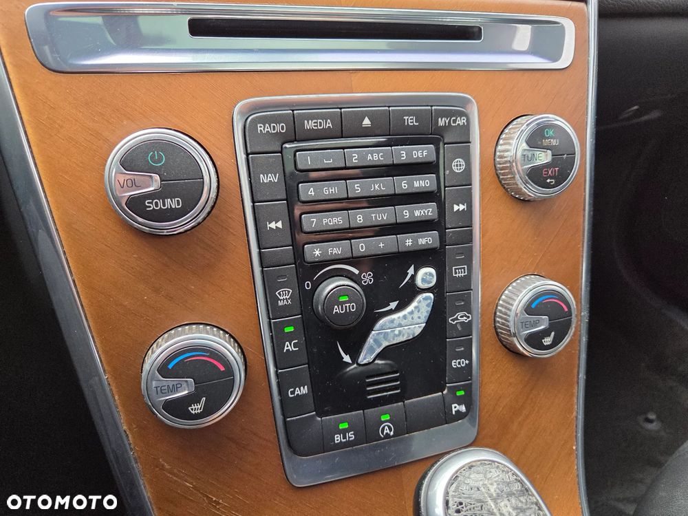 Volvo XC 60 T5 Drive-E Momentum - 16