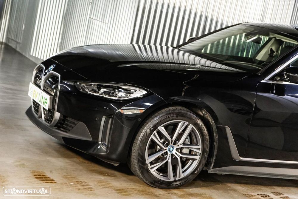 BMW i4 eDrive40 - 12