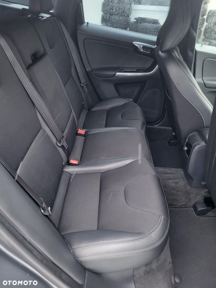 Volvo XC 60 D4 Geartronic Momentum - 11