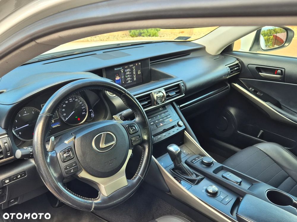Lexus IS 200t / 300 Elegance - 29