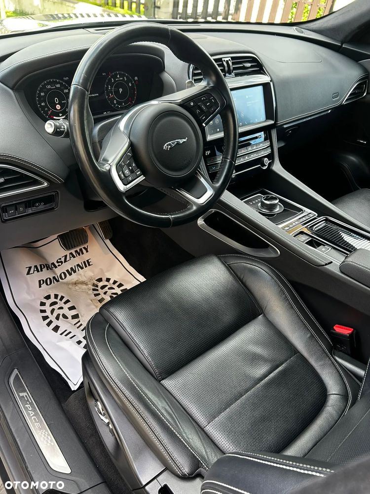 Jaguar F-Pace 2.0 i4P AWD Chequered Flag - 10