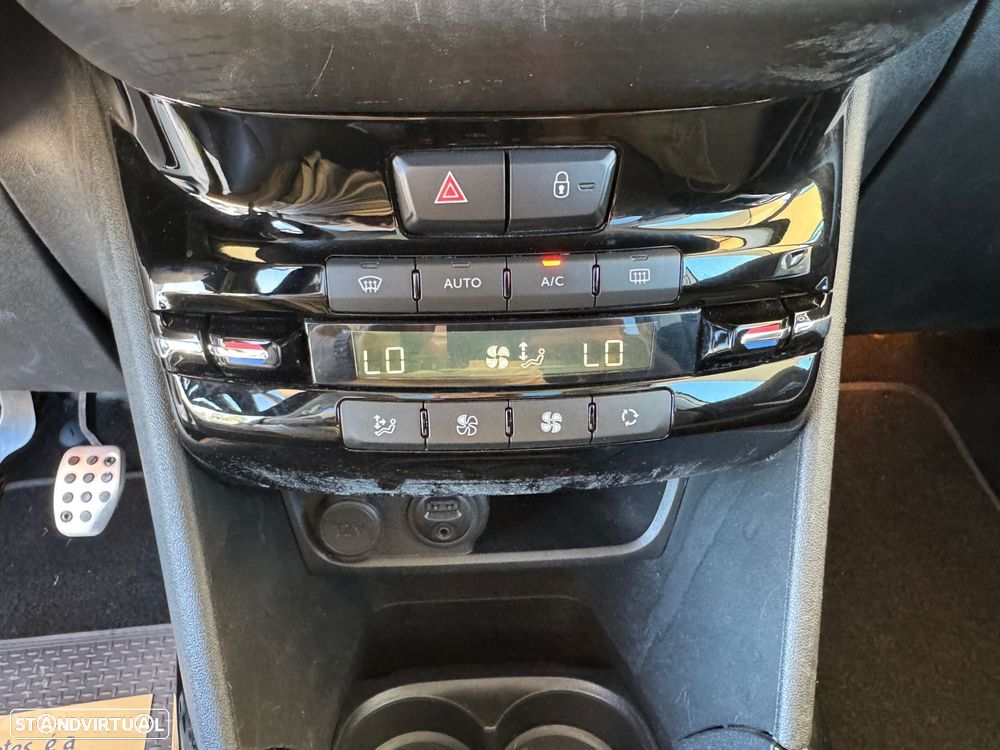 Peugeot 2008 1.2 PureTech Crossway - 19