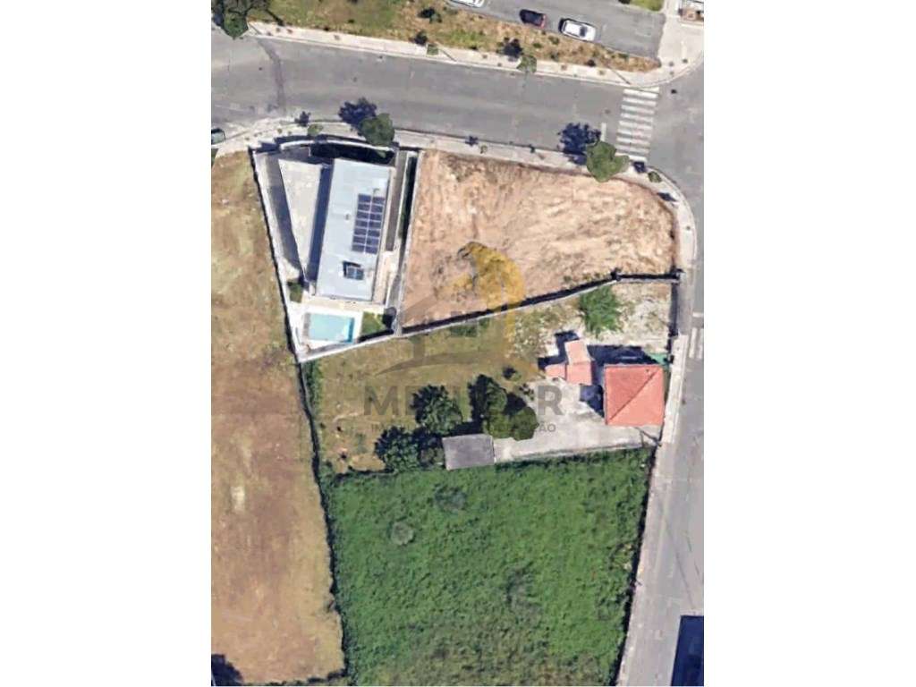 Terreno com ótima localização - Grande imagem: 3/11