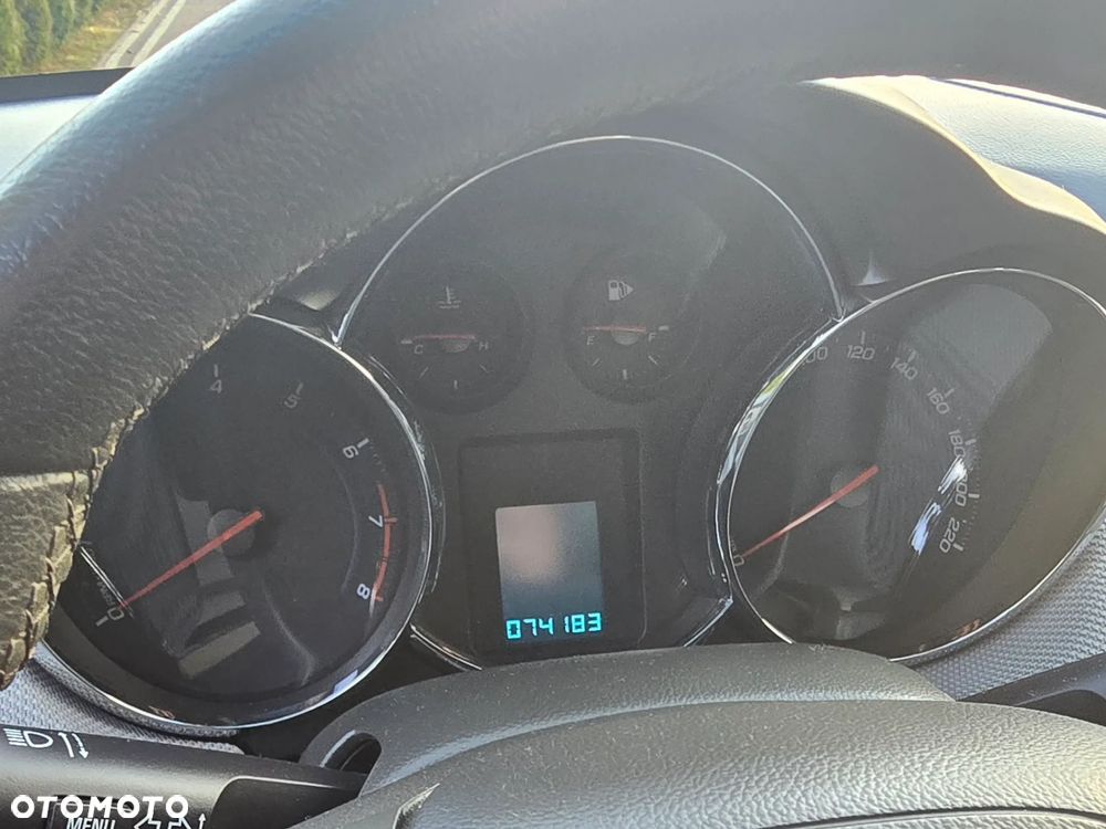 Chevrolet Cruze 1.6 LS - 10