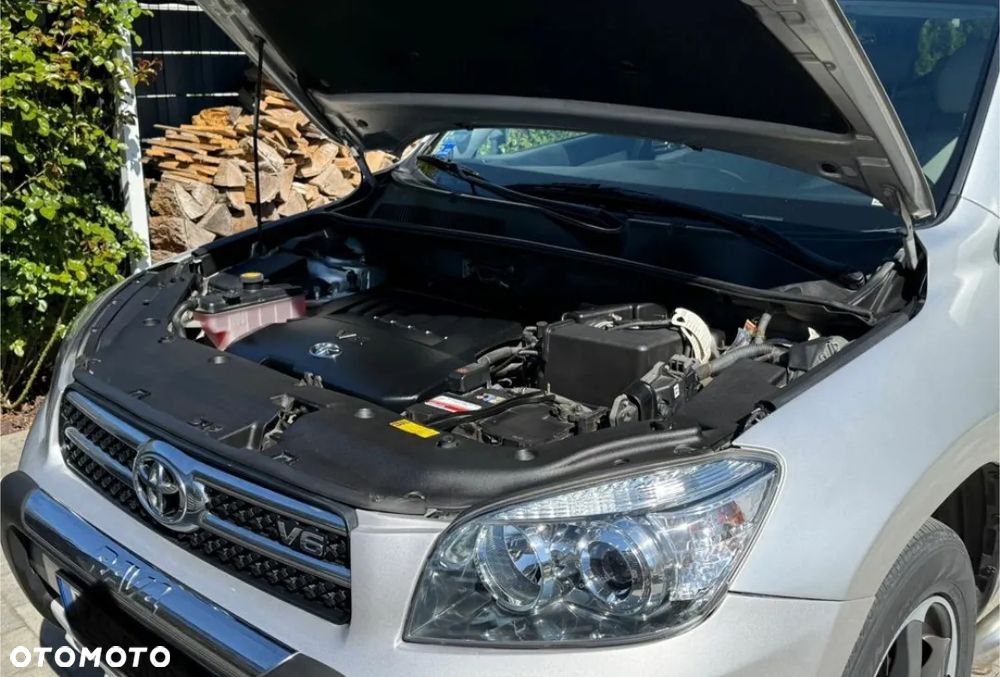 Toyota RAV4 - 8