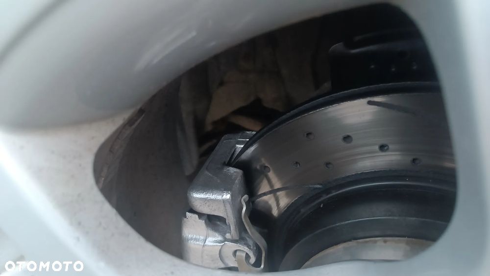 BMW Seria 3 320i - 32