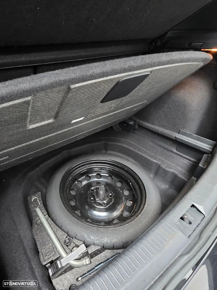 VW Golf 2.0 TDI GTD DSG - 28