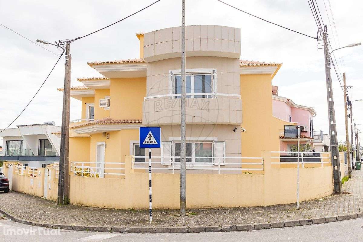 Moradia T4 para venda - Grande imagem: 2/16