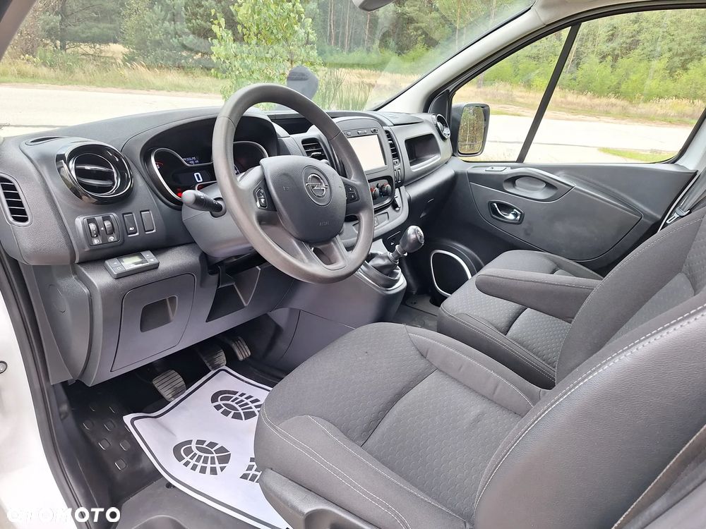Opel Vivaro  L2H1 1.6 dCi 120 km, 43 000 netto + F-VAT 23% Trafic - 9
