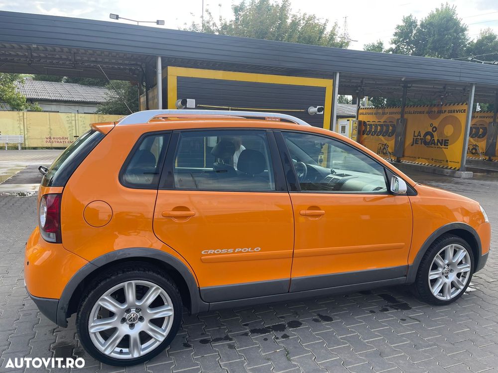 Volkswagen Polo 1.4 Attractive Aut - 4