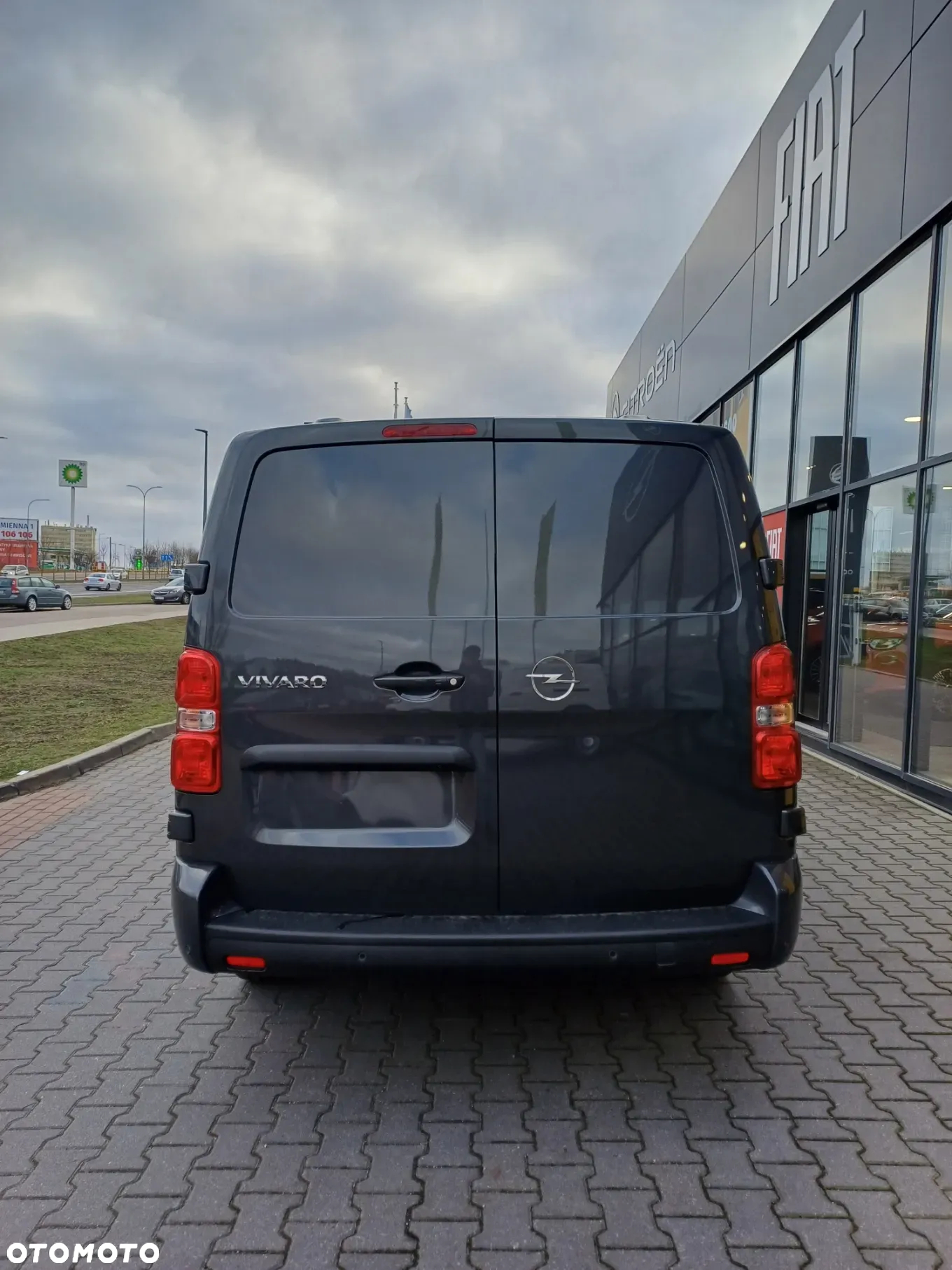Opel VIVARO FURGON NOWY MODEL 2.0diesel 144KM - 8