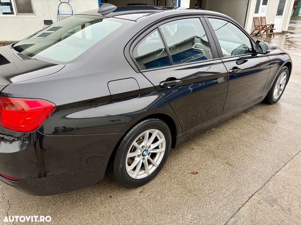 BMW Seria 3 318d Touring Aut. - 2