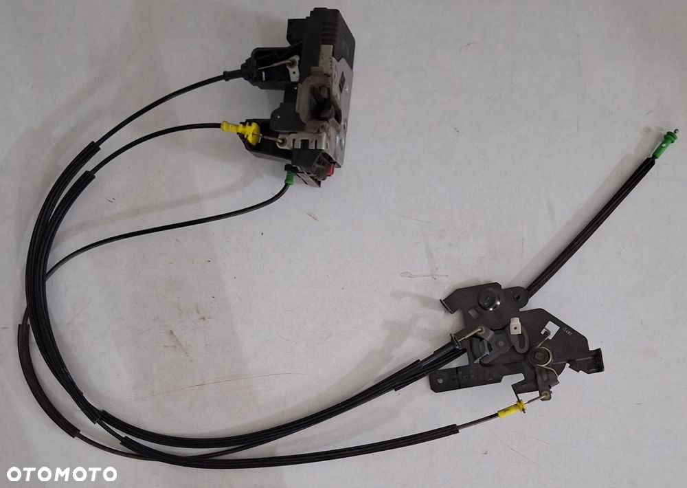 ZAMEK DRZWI  PRZESUWNYCH PRAWYCH 8200008463- VIVARO,TRAFIC 01-14 ROK - 1