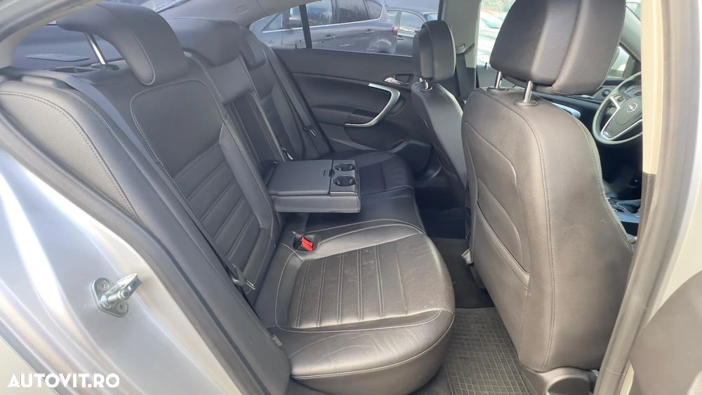 Opel Insignia - 8
